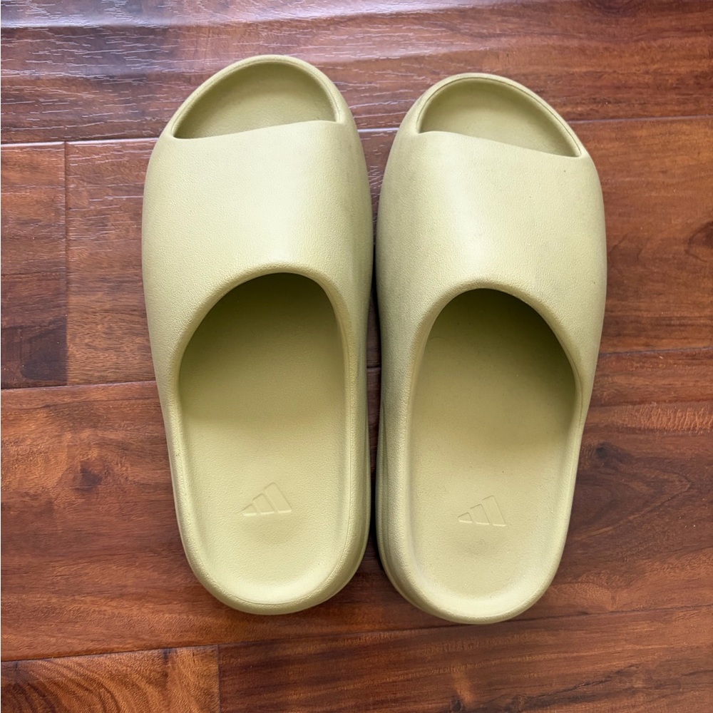 Adidas Yeezy Slides